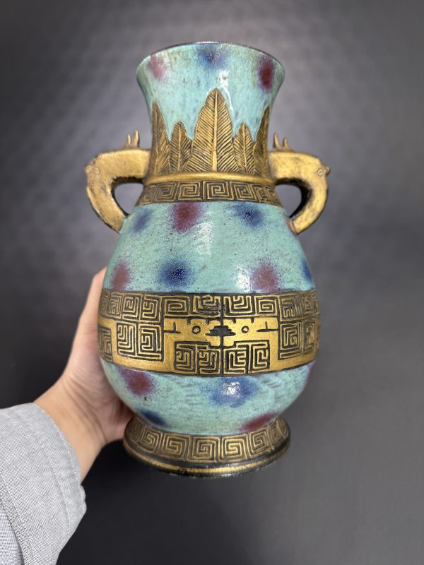 清 桃花洞釉描金仿古双兽耳尊 - 图3