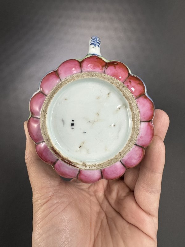 明-清康熙 矾红彩青花莲瓣小摆件、青花粉彩描金瓜棱壶一组两件 - 图18