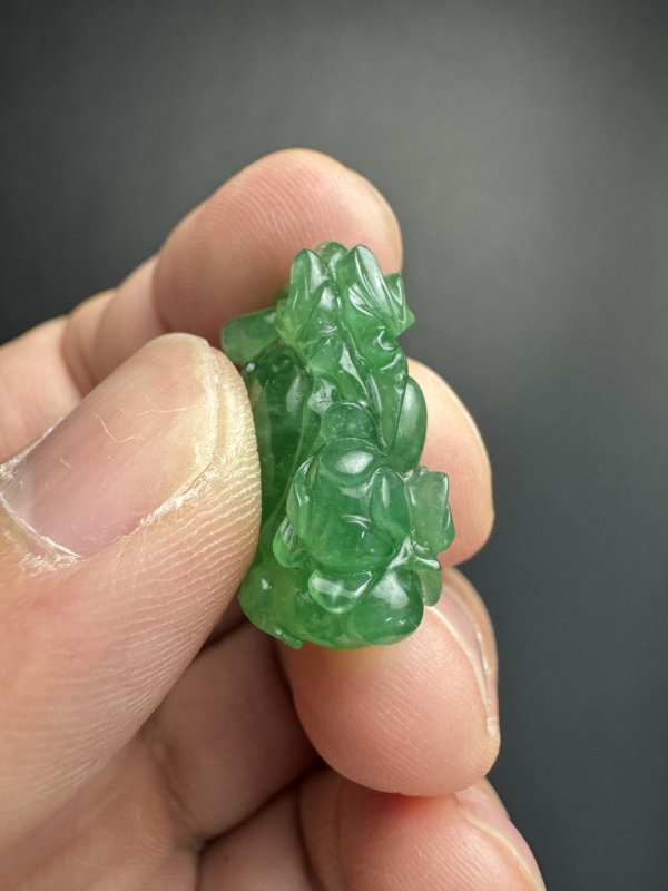 翡翠雕活环花果坠 - 图4