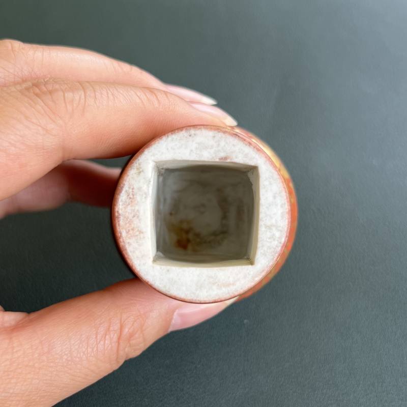 清 珊瑚红地描金缠枝花卉纹轴头一对 - 图8