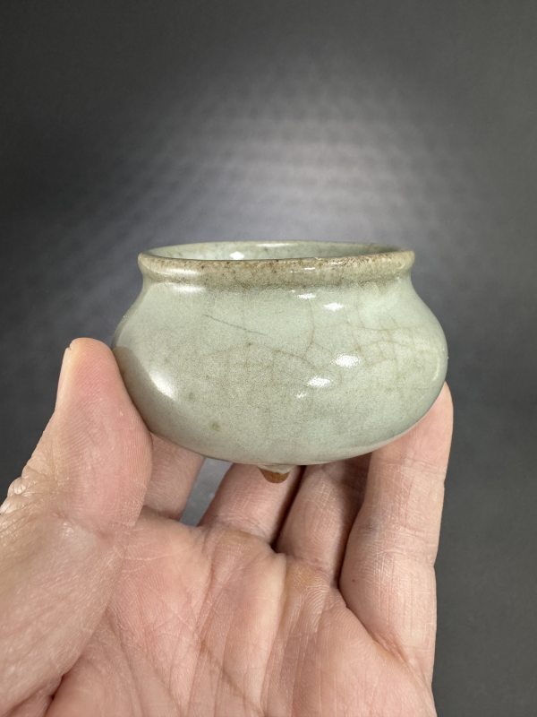 清早期 仿官釉小琴炉 - 图5