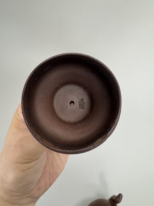 清 邵友兰款紫泥笠帽壶 - 图8