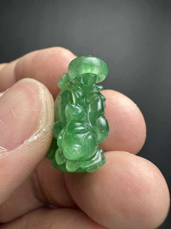 翡翠雕活环花果坠 - 图6