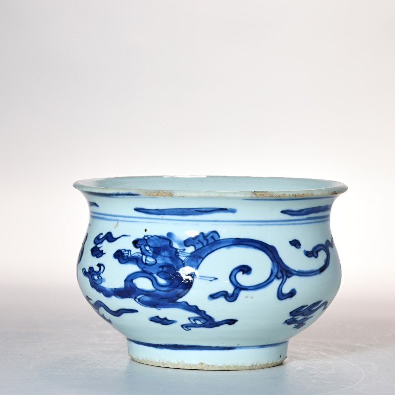 清康熙 青花双龙捧珠纹香炉 - 图3