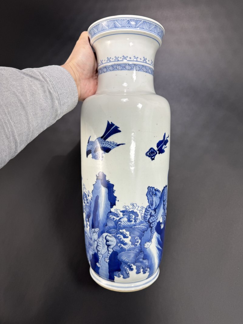 清康熙 青花海水瑞兽江崖图棒槌瓶 - 图5