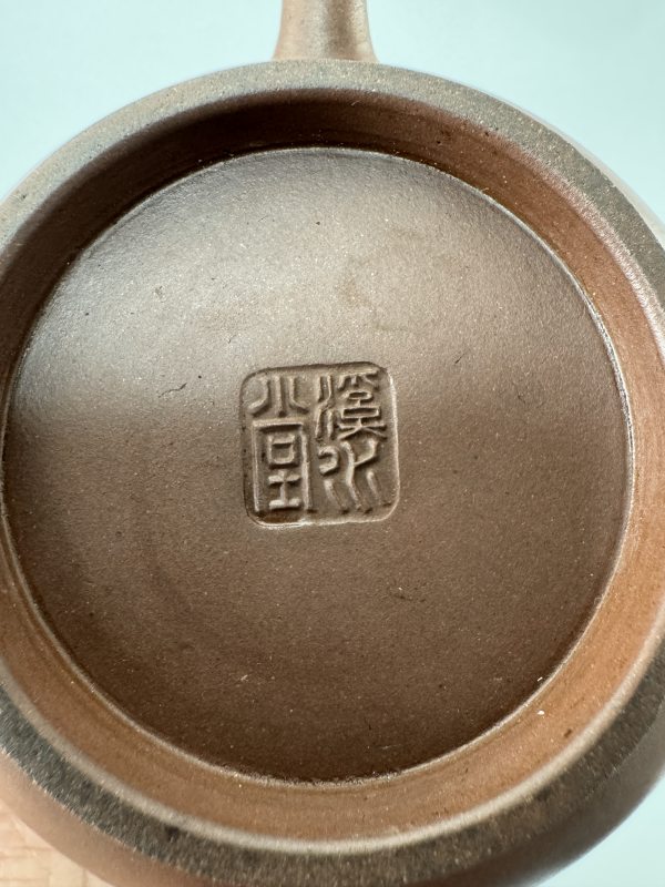 清早期 溪水堂款祥云纹盖直流紫泥壶 - 图13