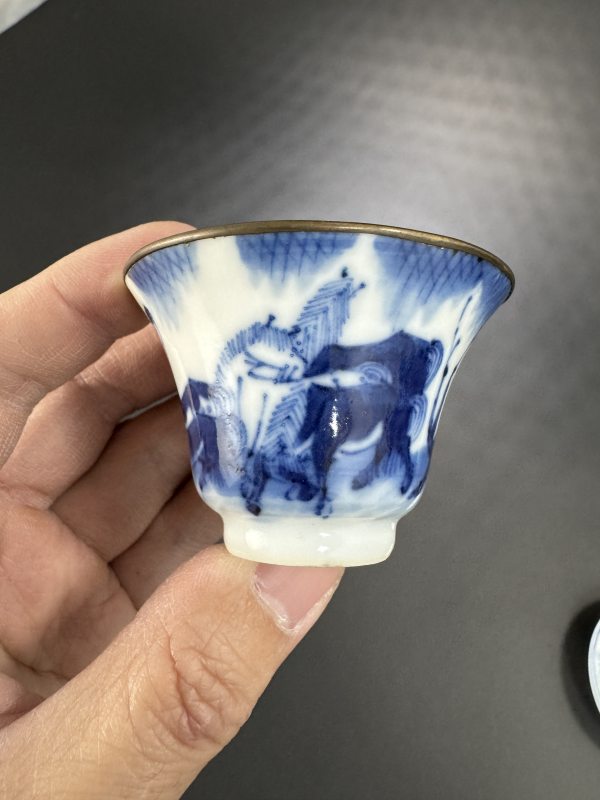 清光绪 若深珍藏款青花骏马图杯、碟三只 - 图9