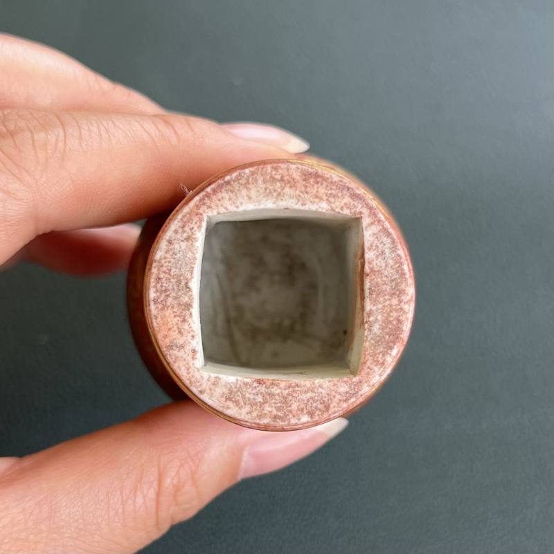 清 珊瑚红地描金缠枝花卉纹轴头一对 - 图16