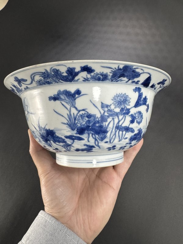 清康熙 青花荷塘鹭鸶纹折沿碗 - 图6