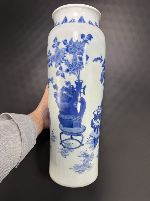 明崇祯 青花通景瓶花清供图筒瓶 - 图3