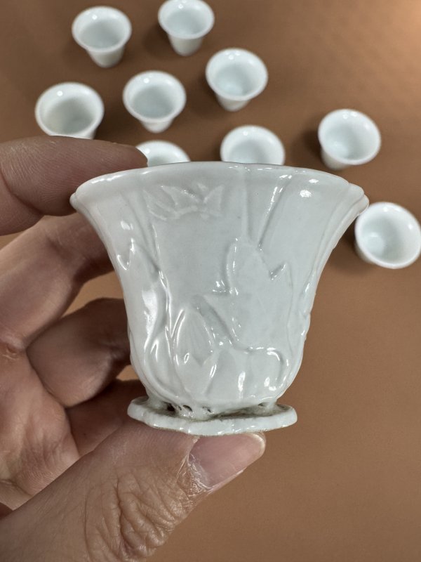 明-清 德化窑白釉花口杯、白釉铃铛杯一组十一只 - 图3