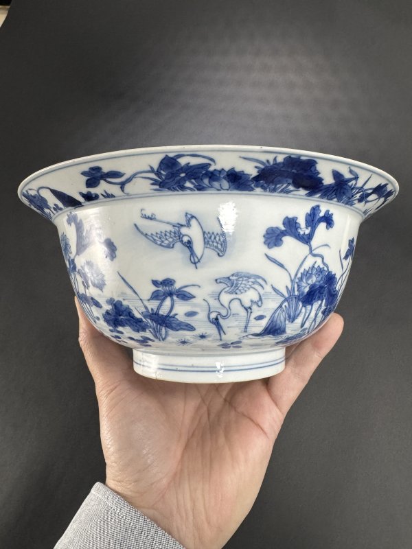 清康熙 青花荷塘鹭鸶纹折沿碗 - 图7