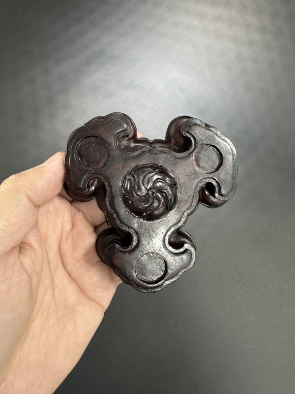 清早期 德化窑白釉鼎式炉 - 图10