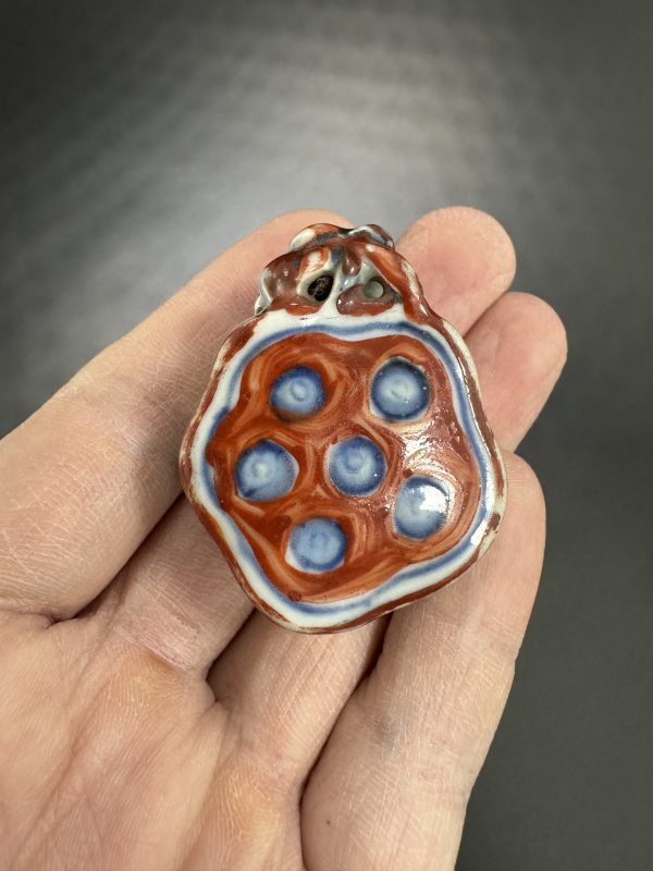 明-清康熙 矾红彩青花莲瓣小摆件、青花粉彩描金瓜棱壶一组两件 - 图3
