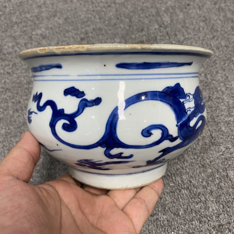 清康熙 青花双龙捧珠纹香炉 - 图9
