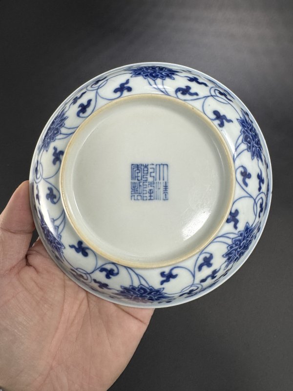 清乾隆 青花缠枝莲纹盘 - 图7