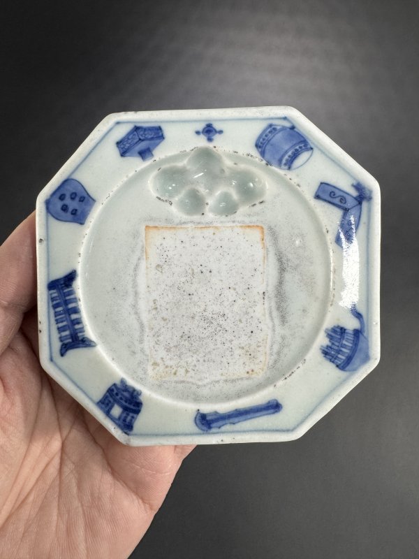 清康熙 青花杂宝纹八方形砚 - 图3