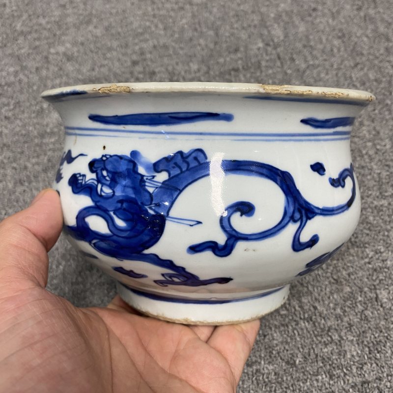 清康熙 青花双龙捧珠纹香炉 - 图11