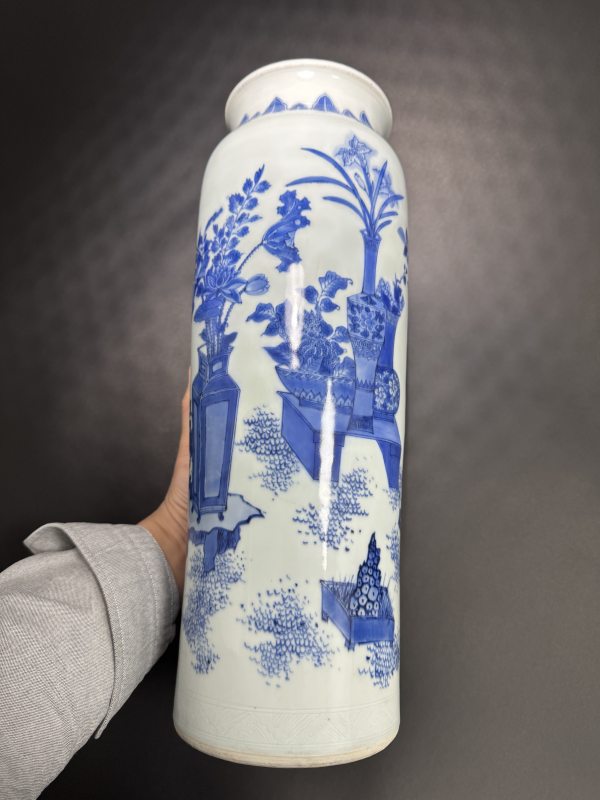 明崇祯 青花通景瓶花清供图筒瓶 - 图6