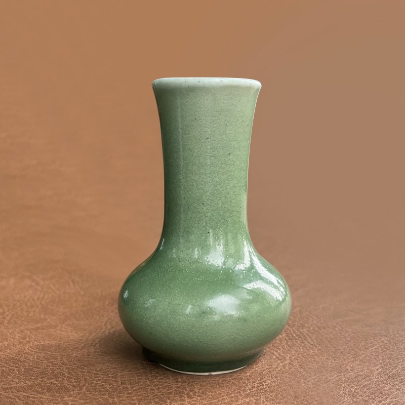 清康熙 翠青釉荸荠瓶 - 图2
