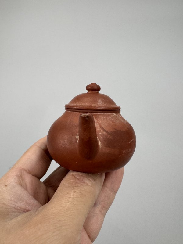 清 菊轩诗句朱泥笠帽壶 - 图4