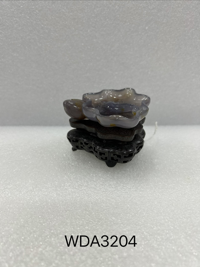 清中期 玛瑙雕荷叶鲶鱼笔掭 - 图3