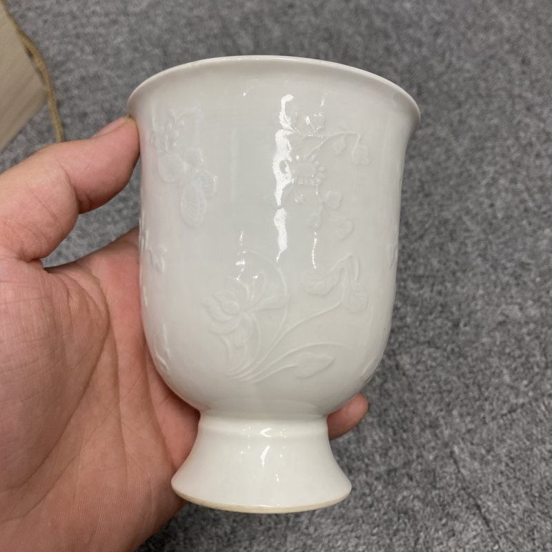 清中期 白釉模印花蝶纹铃铛杯一对 - 图14