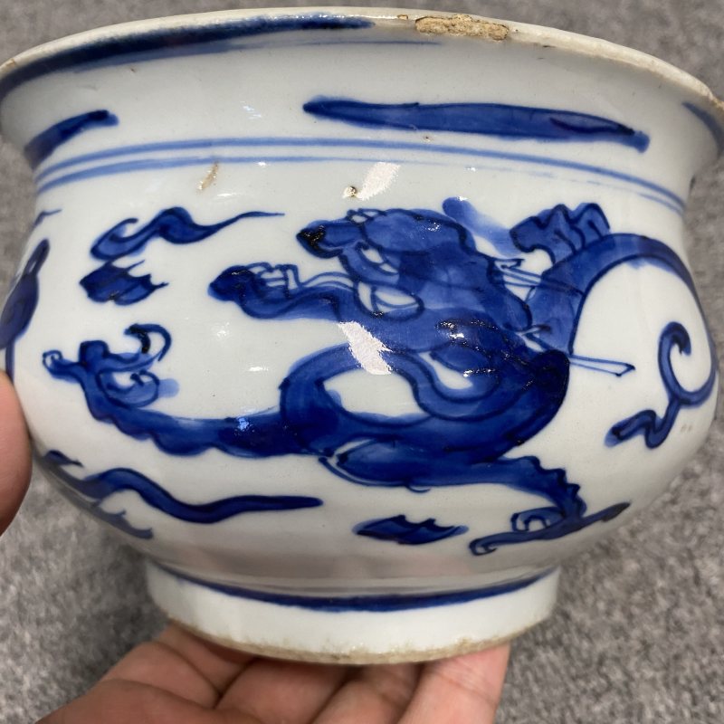 清康熙 青花双龙捧珠纹香炉 - 图12