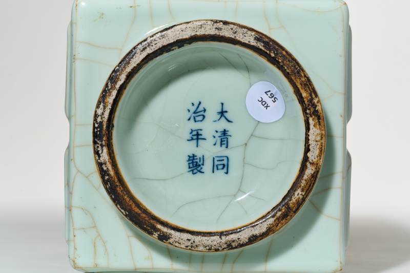 清同治 仿官釉琮式瓶 - 图3