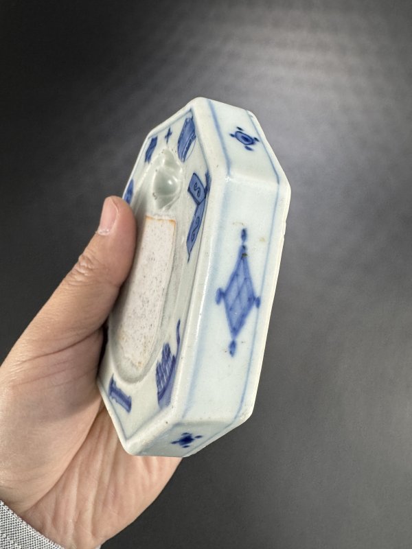 清康熙 青花杂宝纹八方形砚 - 图4