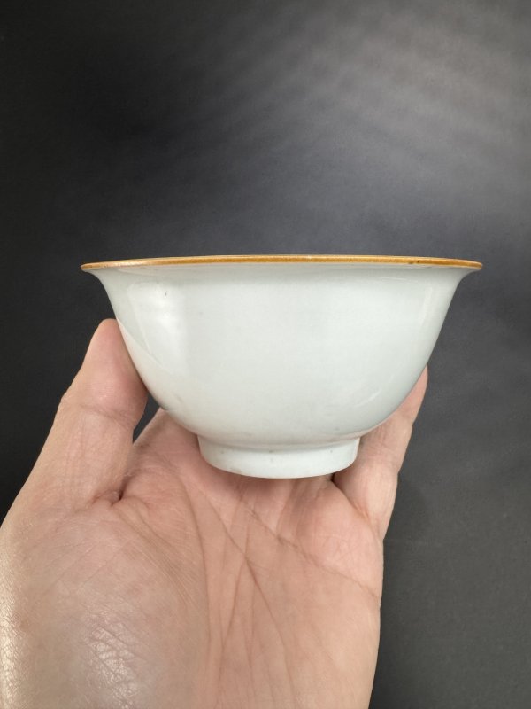 明嘉靖 白釉印花“一鹭莲科”纹杯 - 图3