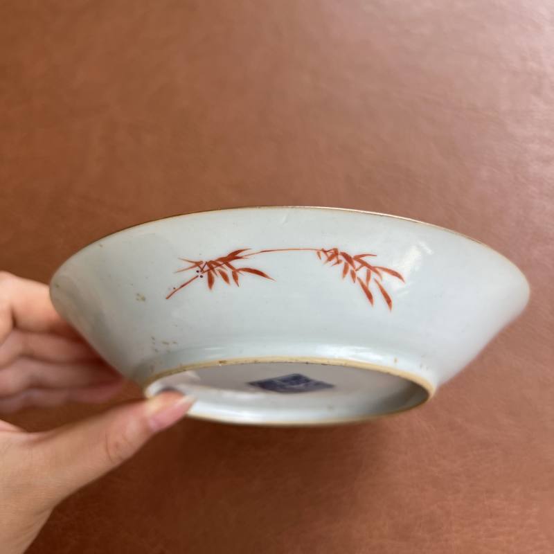 清乾隆 黄地轧道粉彩折枝花卉纹盘 - 图3
