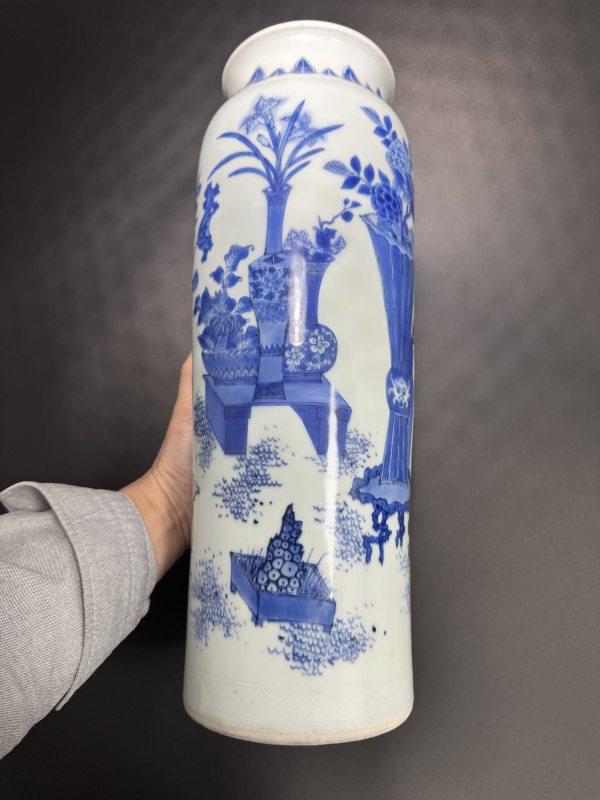 明崇祯 青花通景瓶花清供图筒瓶 - 图7