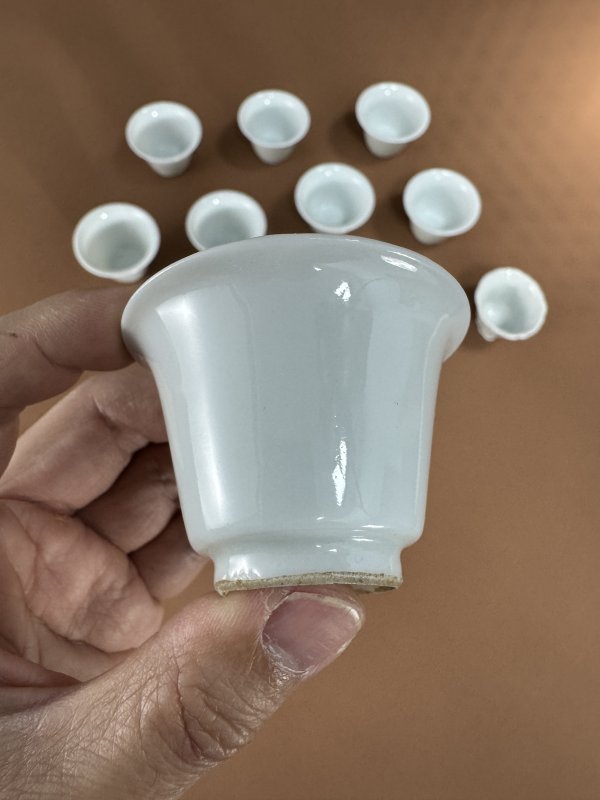 明-清 德化窑白釉花口杯、白釉铃铛杯一组十一只 - 图10