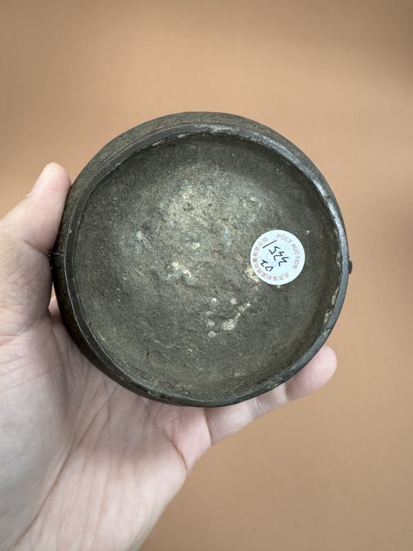 明 铜饕餮纹贯耳瓶 - 图9