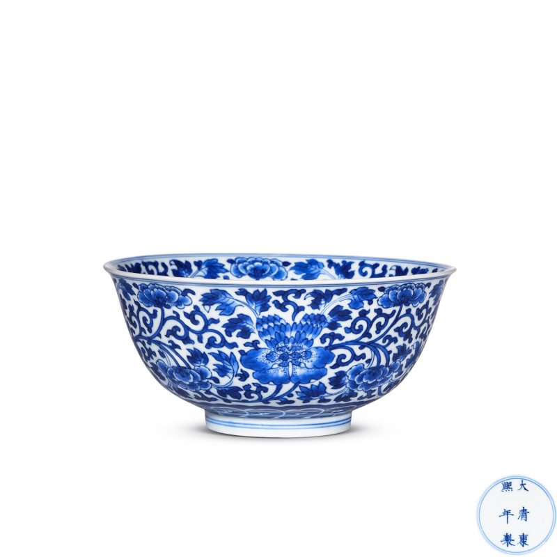 清康熙 青花缠枝牡丹纹碗
