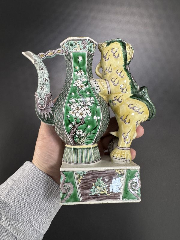 清 素三彩狮子戏球柄执壶 - 图8