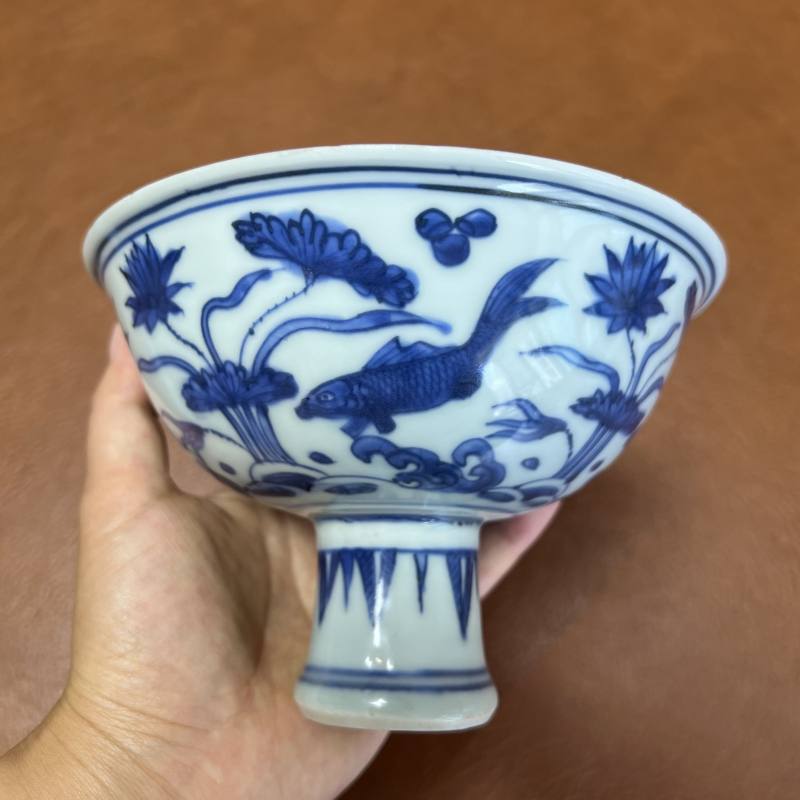 明嘉靖 青花鱼藻纹高足杯 - 图5