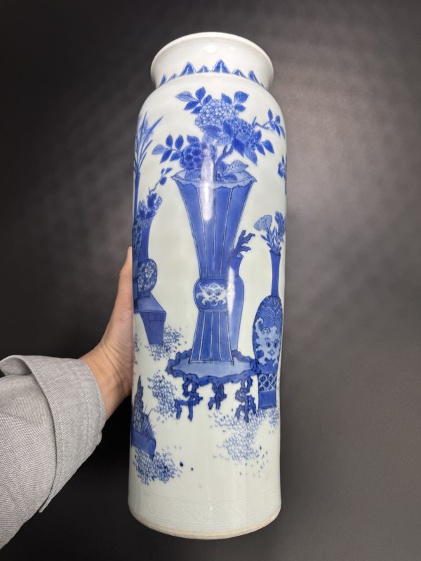明崇祯 青花通景瓶花清供图筒瓶 - 图8