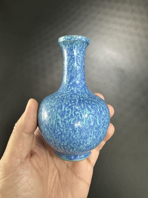 清乾隆 炉钧釉小盘口瓶 - 图5