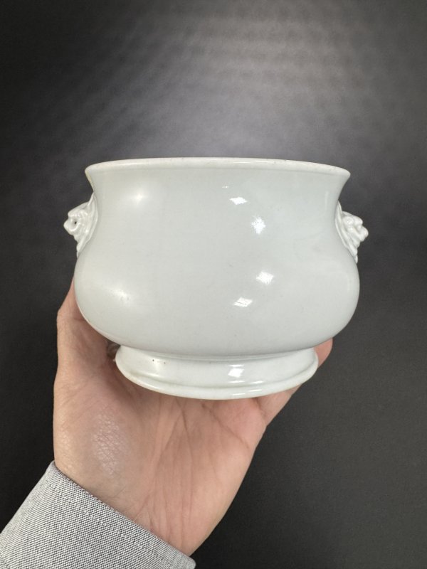 明末清初 德化窑白釉铺首耳炉 - 图3
