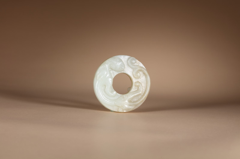 明 白玉螭龙纹绦环 - 图3