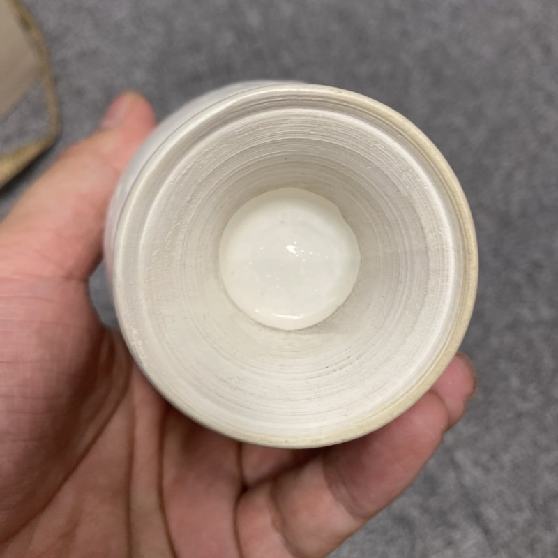 清中期 白釉模印花蝶纹铃铛杯一对 - 图18