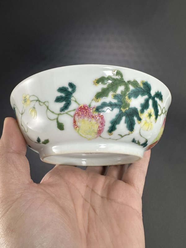 清同治 粉彩癞瓜纹碗一对 - 图5