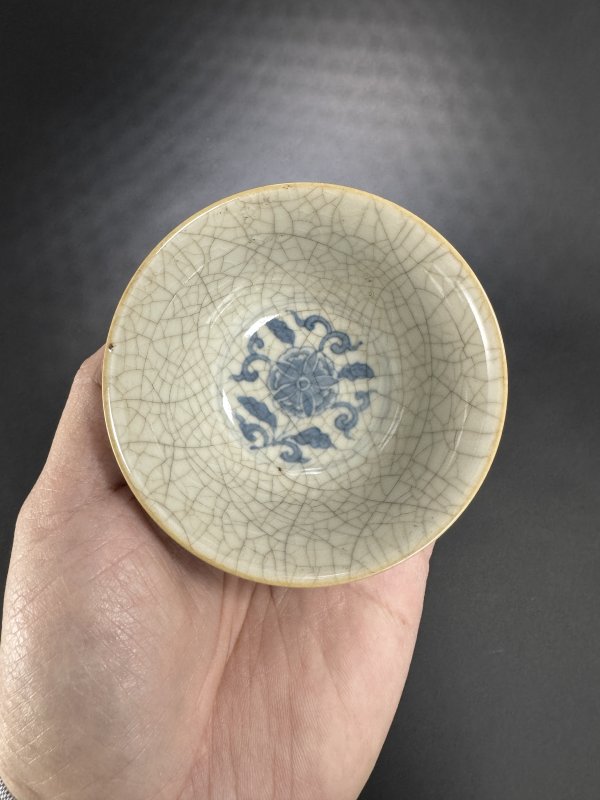 清中期 青花浆胎缠枝花卉纹杯 - 图7