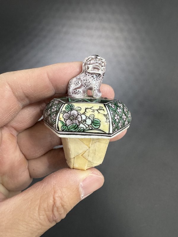 清 素三彩狮子戏球柄执壶 - 图3
