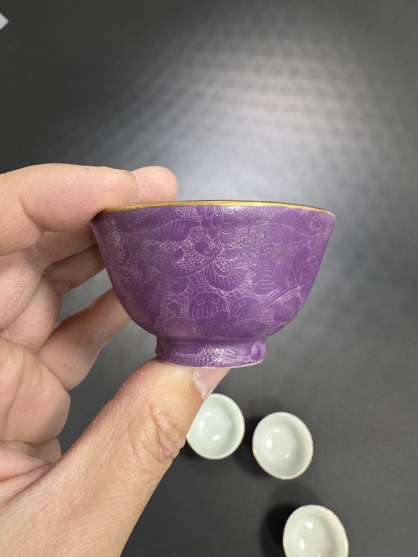 民国 紫地轧道花卉纹杯四只 - 图4