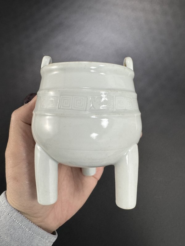 清早期 德化窑白釉鼎式炉 - 图5