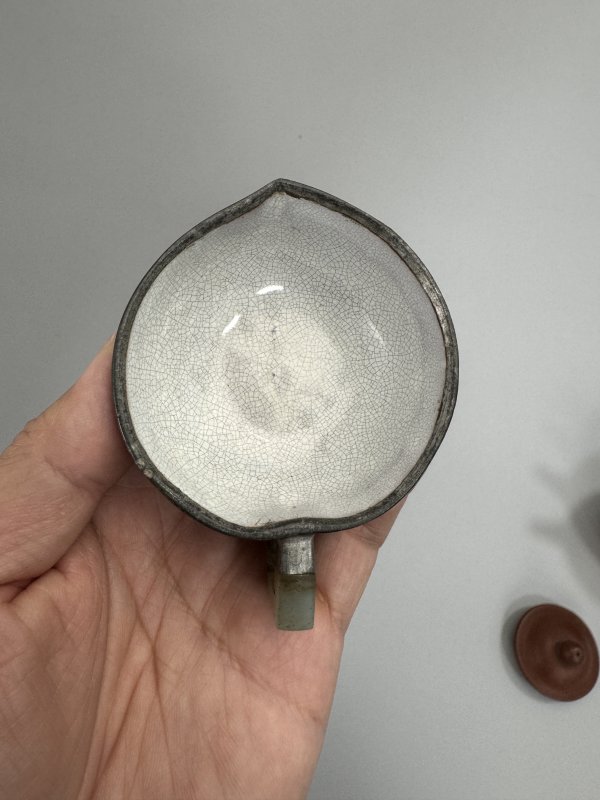 清 紫泥壶、竹香刻诗文锡制桃杯一组 - 图8