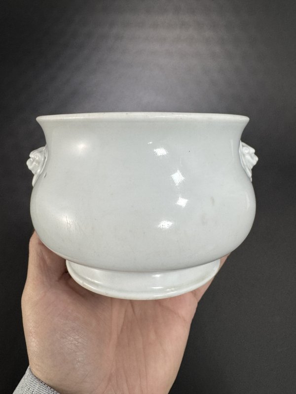 明末清初 德化窑白釉铺首耳炉 - 图5
